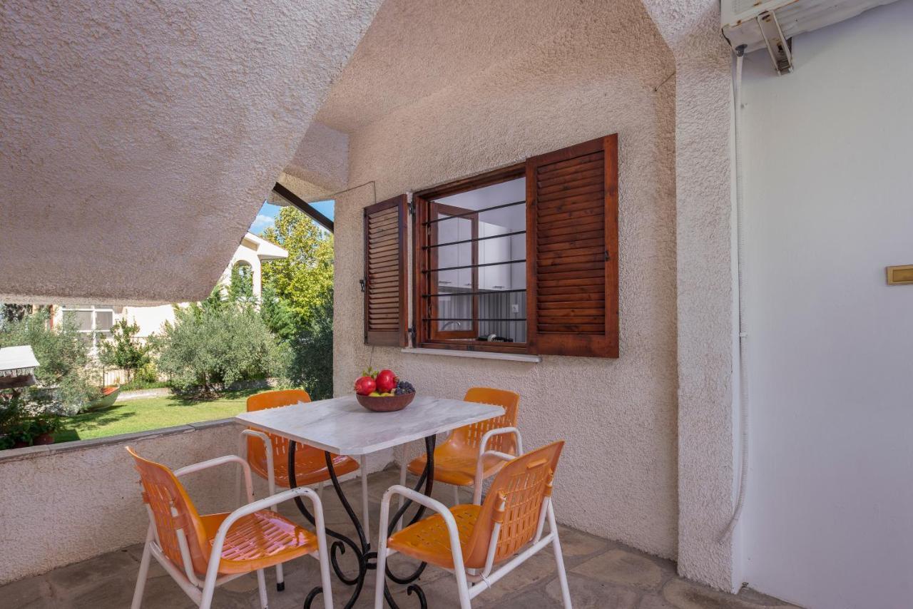 Blooming Memories B Apartment Vourvourou Exterior photo